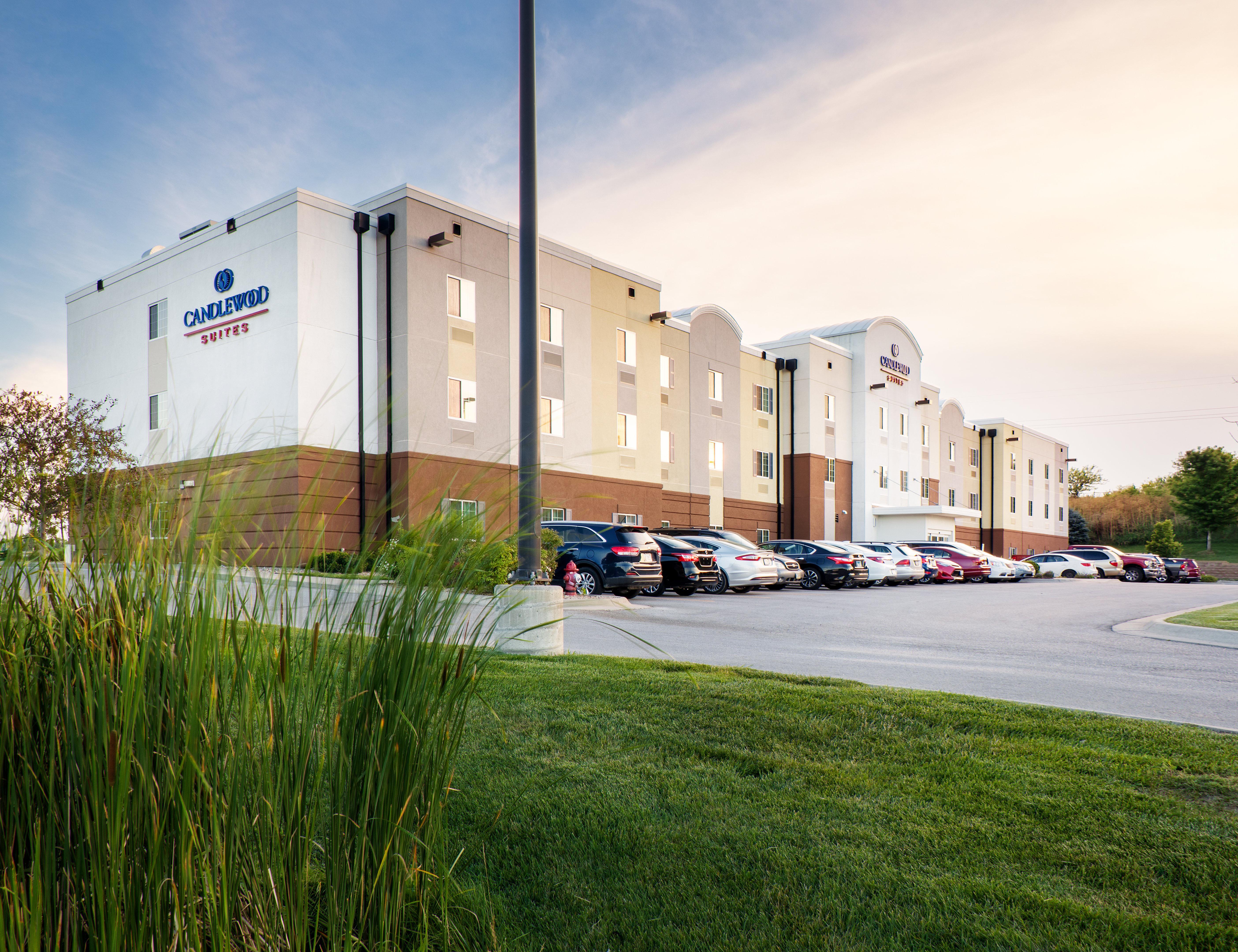 Candlewood Suites Белвью Экстерьер фото
