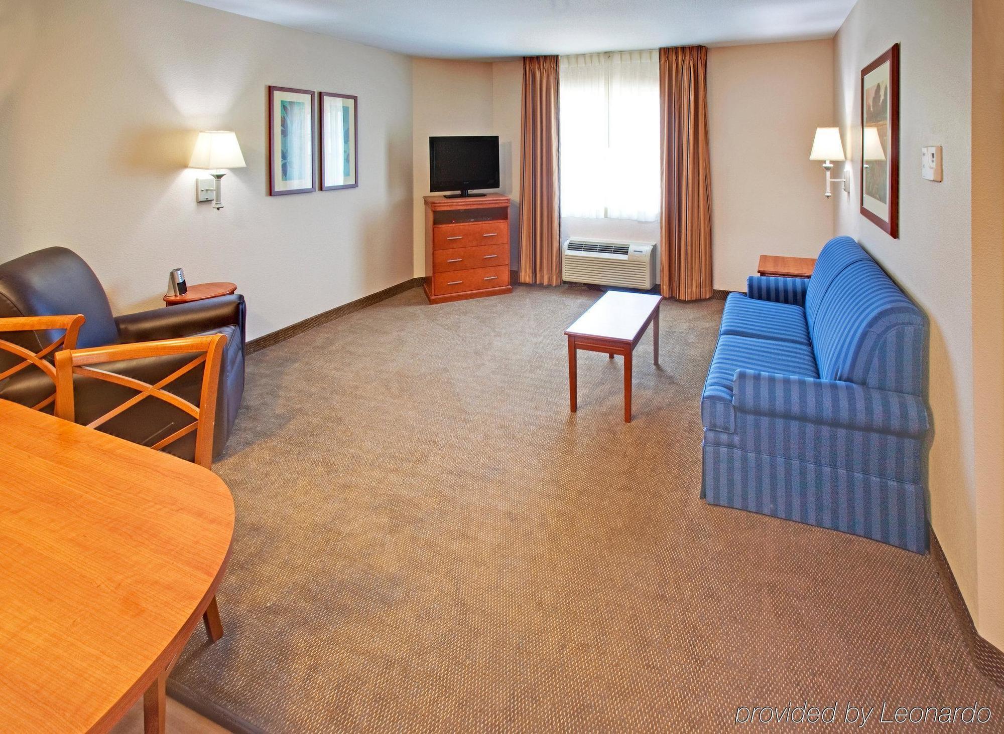 Candlewood Suites Белвью Номер фото