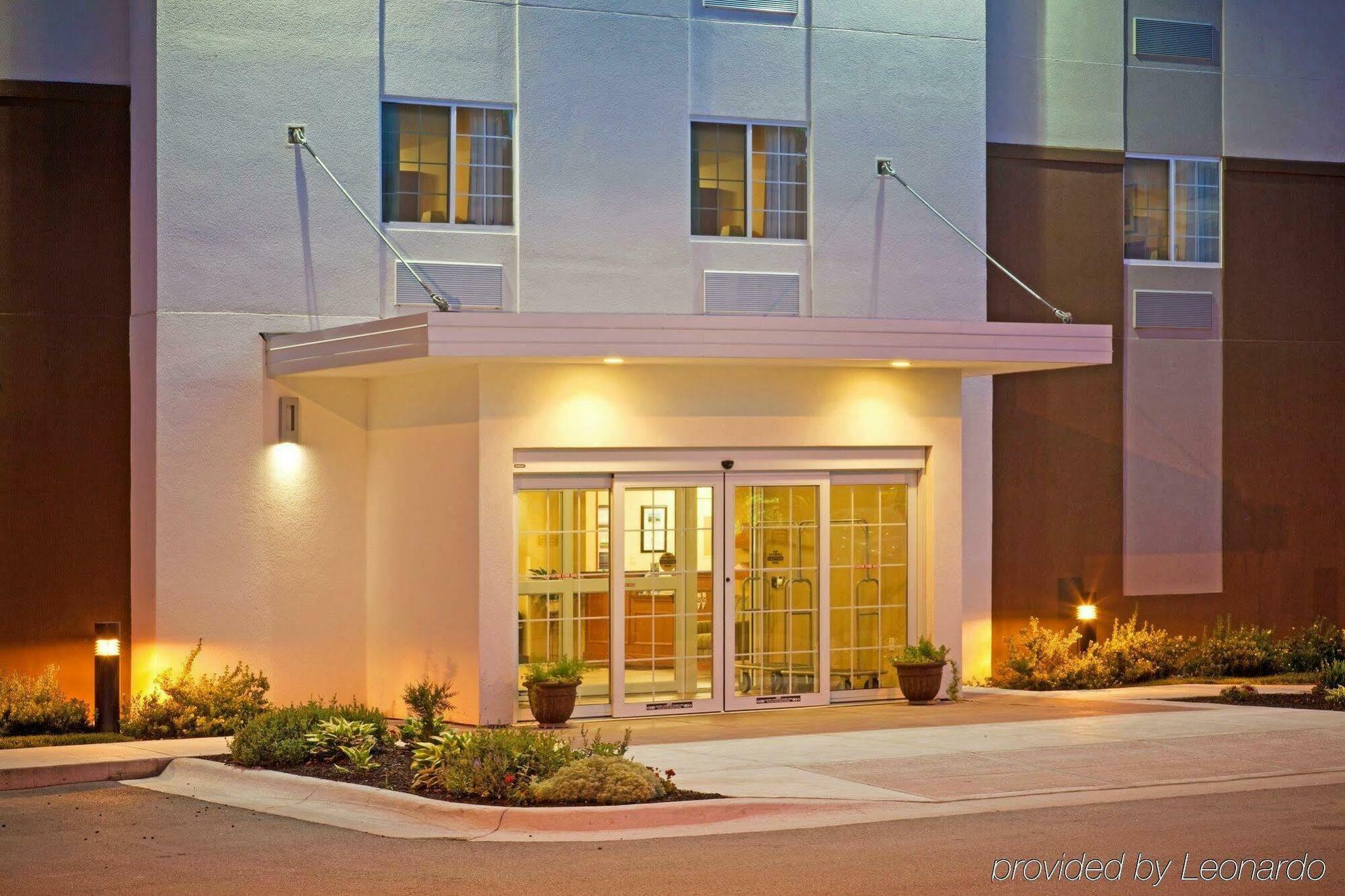 Candlewood Suites Белвью Экстерьер фото